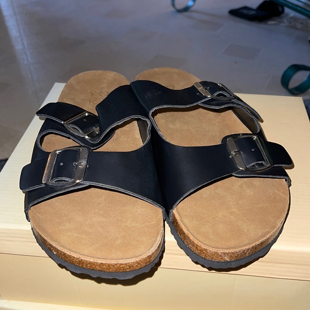 Sandles